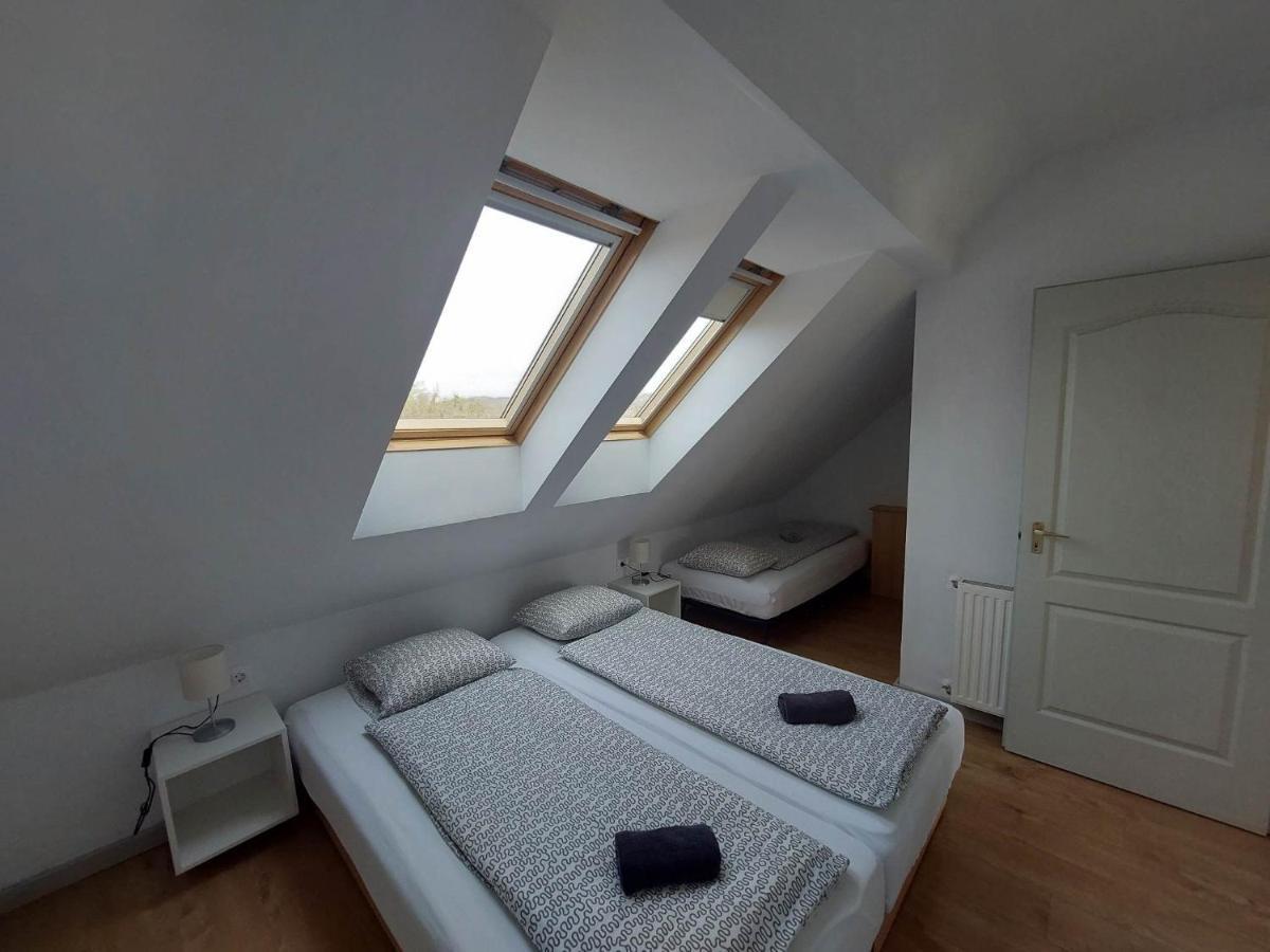 Família Apartmanház Keszthely Esterno foto