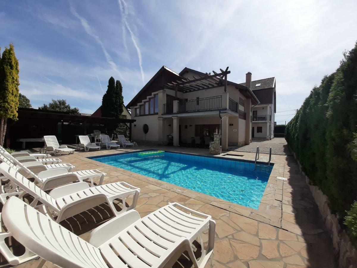 Família Apartmanház Keszthely Esterno foto