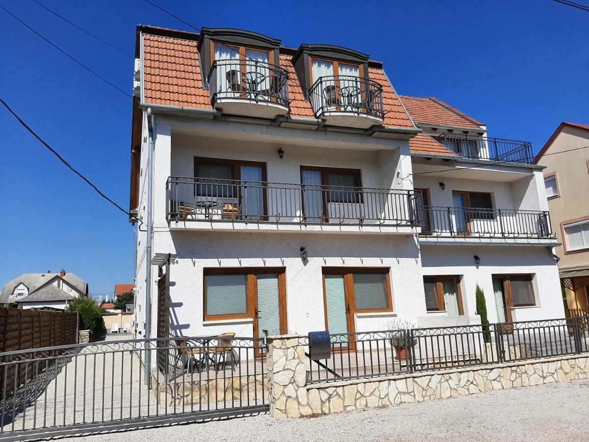 Família Apartmanház Keszthely Esterno foto
