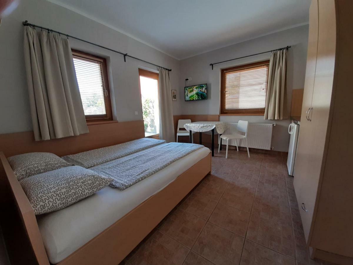 Família Apartmanház Keszthely Esterno foto