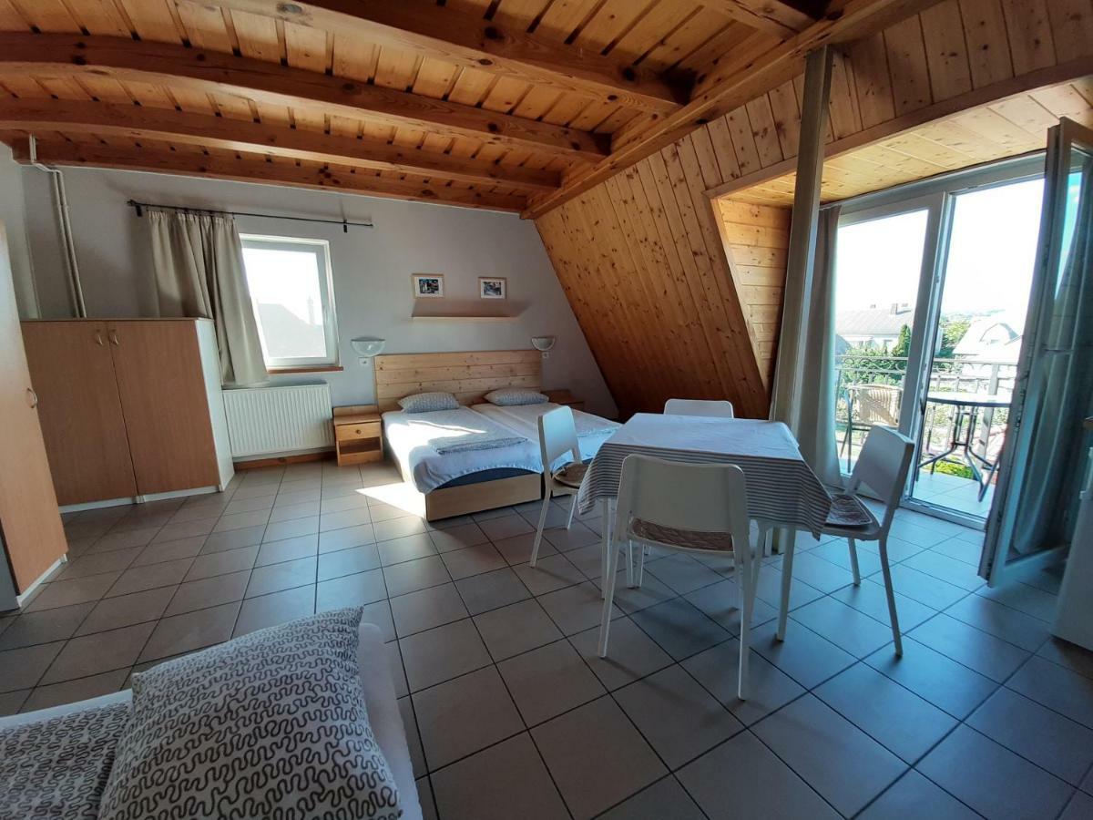 Família Apartmanház Keszthely Esterno foto