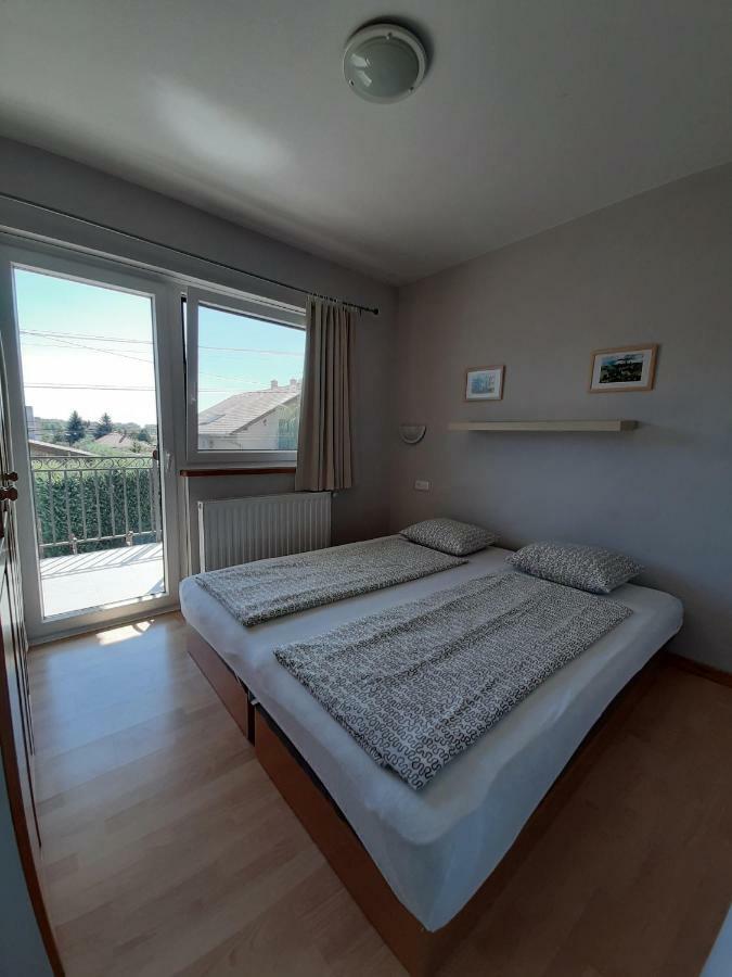 Família Apartmanház Keszthely Esterno foto