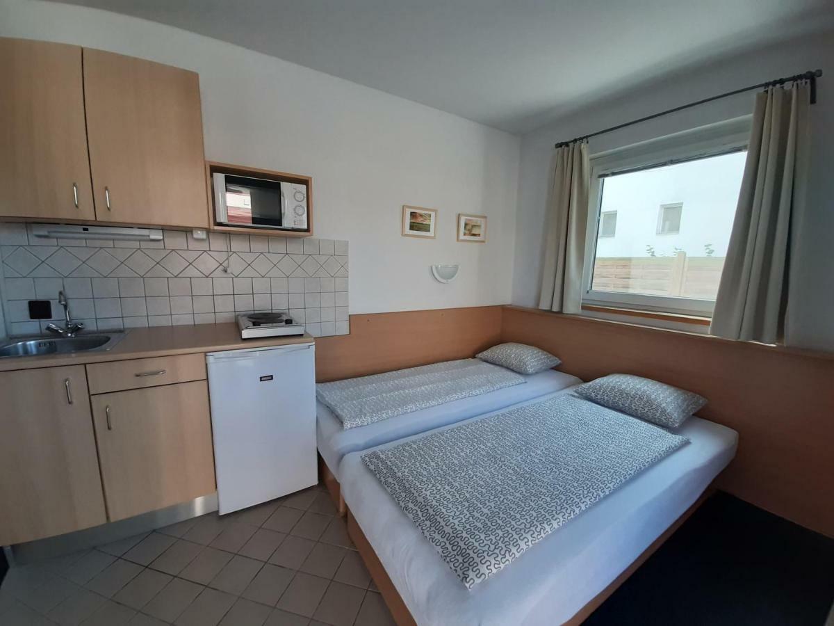 Família Apartmanház Keszthely Esterno foto