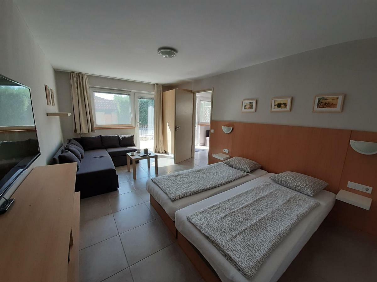 Família Apartmanház Keszthely Esterno foto