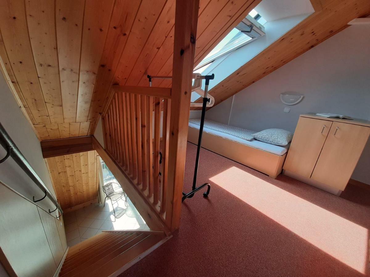 Família Apartmanház Keszthely Esterno foto