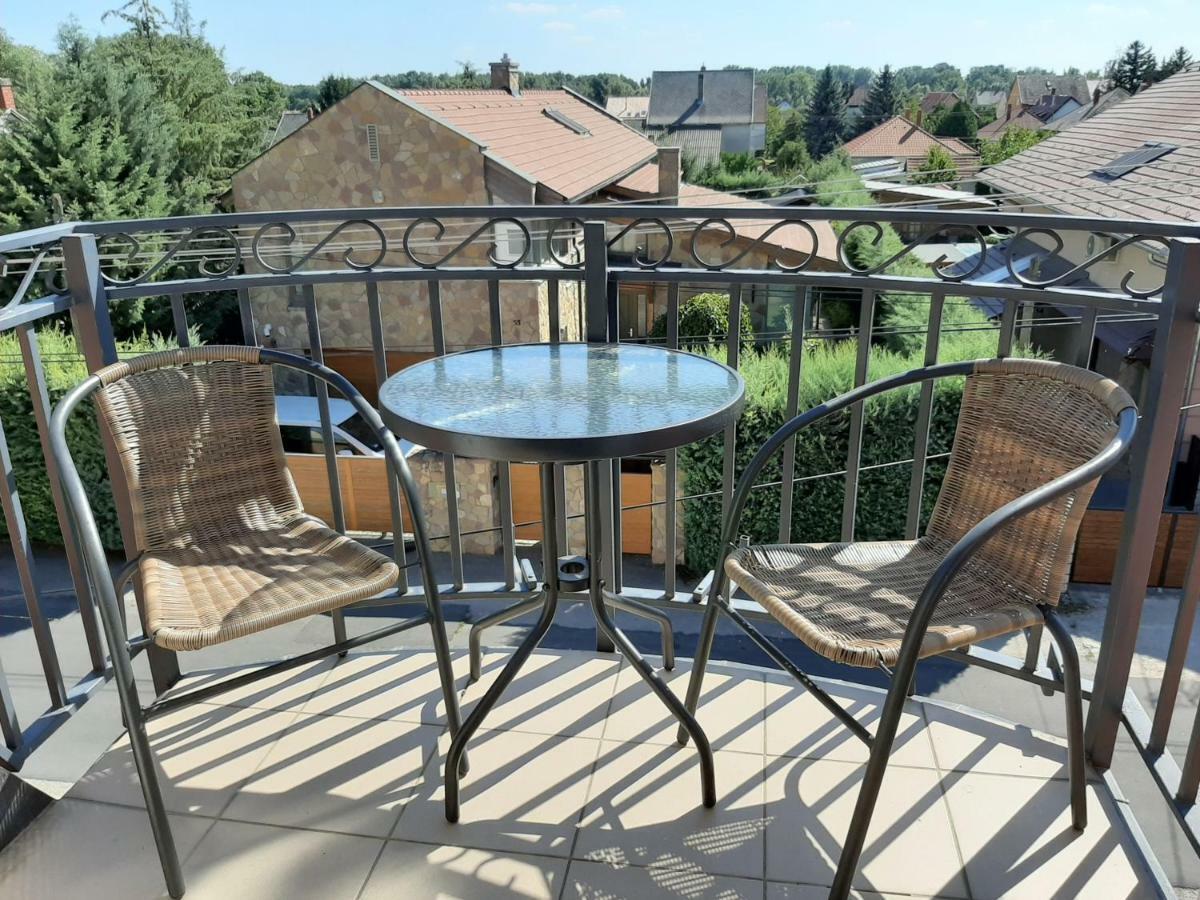 Família Apartmanház Keszthely Esterno foto