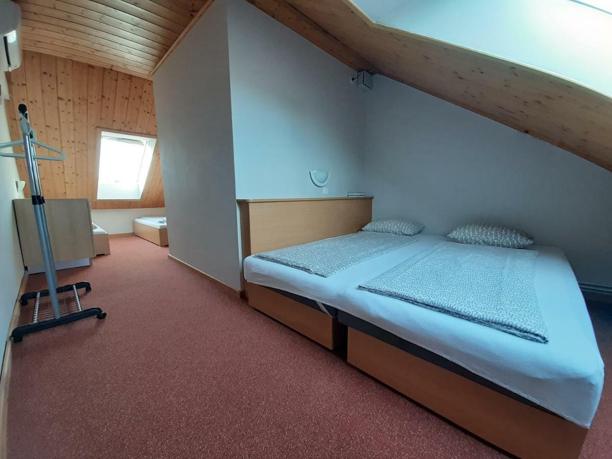 Família Apartmanház Keszthely Esterno foto