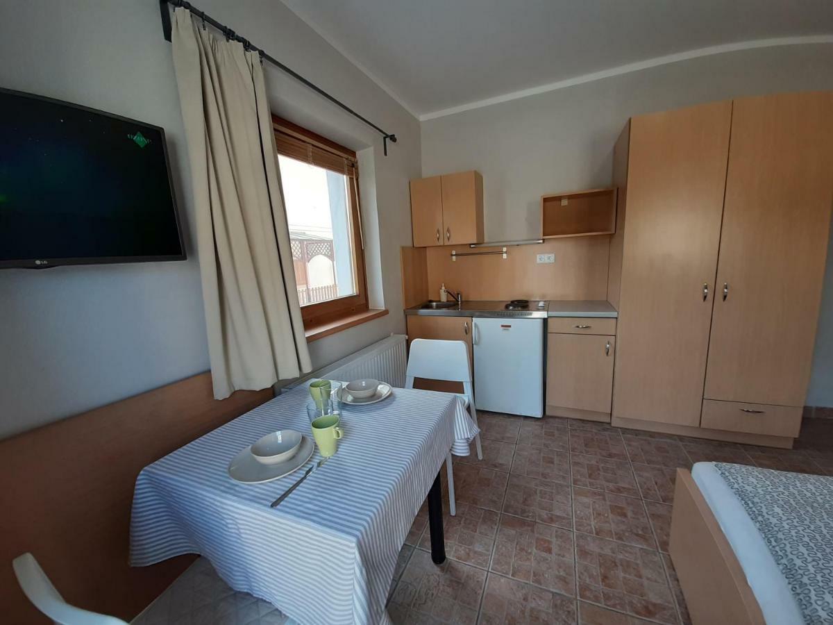 Família Apartmanház Keszthely Esterno foto