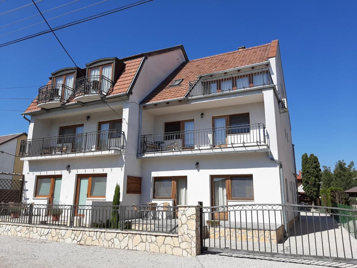 Família Apartmanház Keszthely Esterno foto